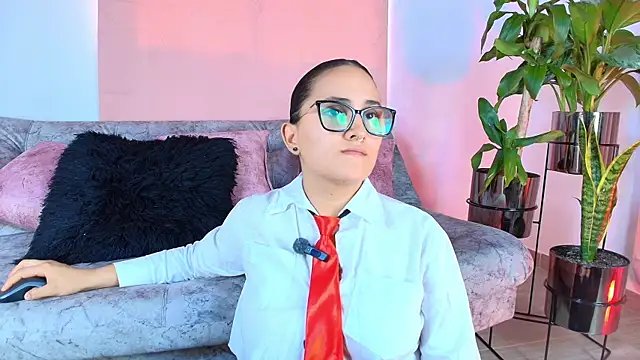 Snapshot of Jules_n_Gia chatting on September 27, 2025, 8:59 pm Jules n Gia online show from September 27, 2025, 8:59 pm