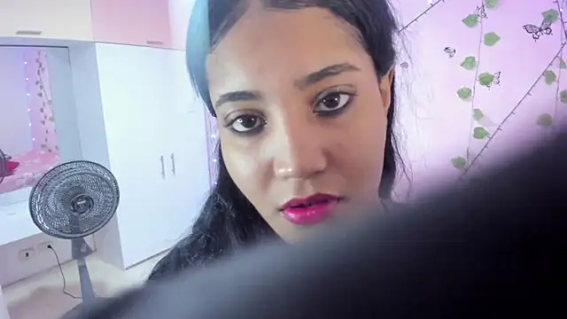 ambersmitx online show from December 23, 2024, 2:39 pm