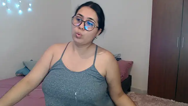 zaritagape21 online show from October 8, 2025, 3:19 am