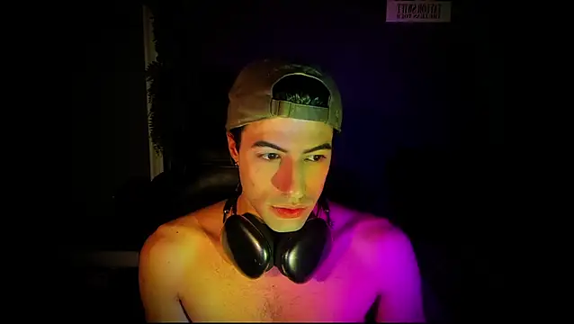 Snapshot of newjeff chatting on October 6, 2025, 5:46 pm newjeff online show from October 6, 2025, 5:46 pm