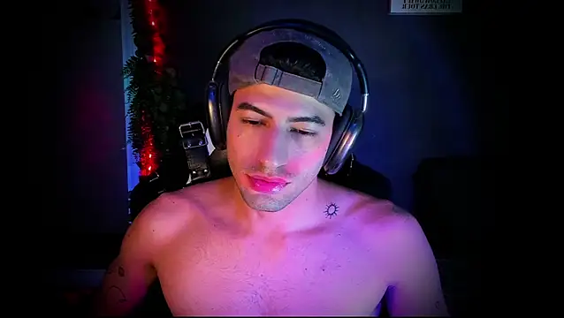 Snapshot of newjeff chatting on September 17, 2025, 8:33 pm newjeff online show from September 17, 2025, 8:33 pm