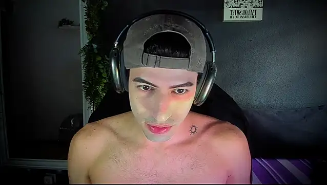 Snapshot of newjeff chatting on October 24, 2025, 8:35 am newjeff online show from October 24, 2025, 8:35 am