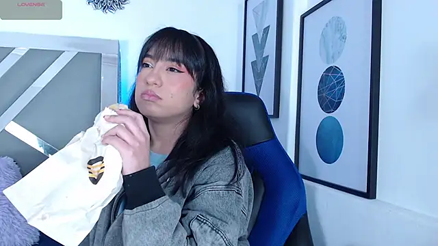 ZaraDames  online show from February 27, 2025, 5:07 am