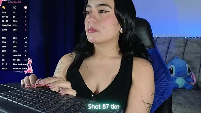 Snapshot of ZaraDames_ chatting on July 17, 2026, 6:10 am ZaraDames online show from July 17, 2026, 6:10 am