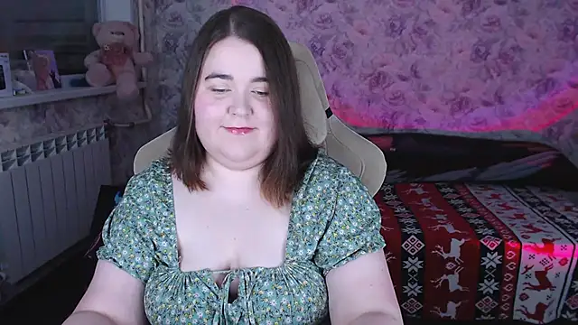 Estelle Hicks online show from March 18, 2026, 6:42 pm