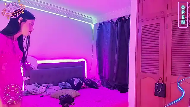 LittleEmmaa online show from December 4, 2024, 3:09 am