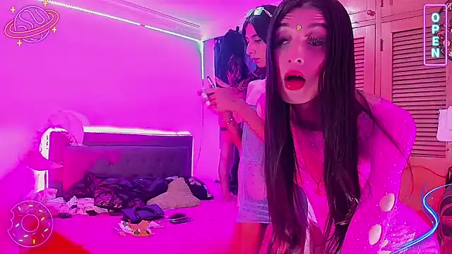 LittleEmmaa online show from December 3, 2024, 6:21 am