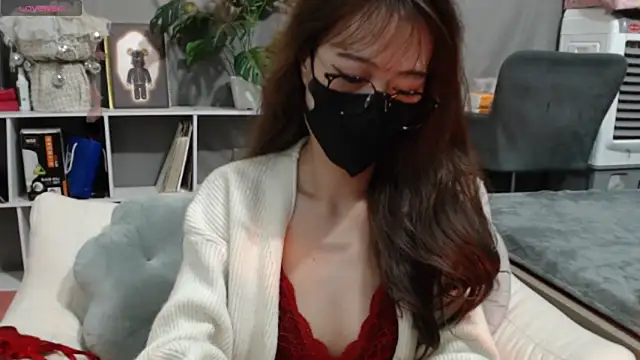 Snapshot of _minji_bae chatting on December 24, 2024, 7:28 am minji bae online show from December 24, 2024, 7:28 am