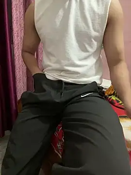Lucky-7inch online show from February 21, 2025, 4:48 pm