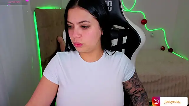 Victoryyy  online show from November 25, 2025, 7:14 pm