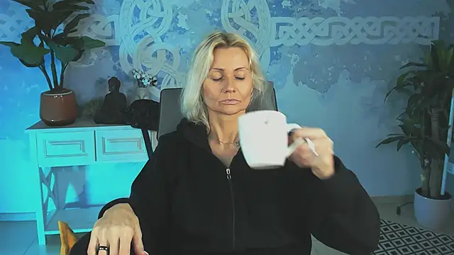 LilithLevite online show from February 14, 2025, 4:04 am