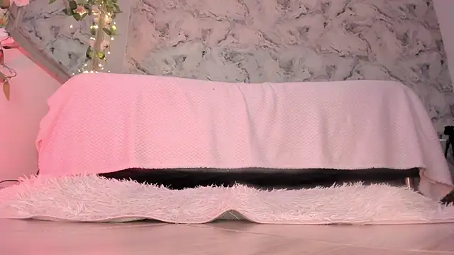 Bella desi  online show from September 29, 2025, 12:55 pm