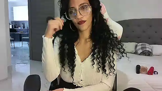 Snapshot of claudettstell chatting on November 7, 2025, 9:25 am claudettstell online show from November 7, 2025, 9:25 am