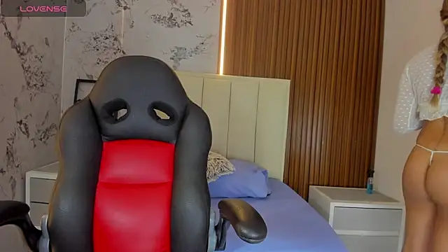 SUNNYCYRUS online show from November 21, 2025, 2:16 pm