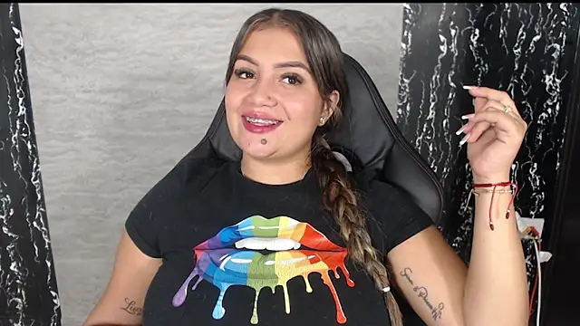 Snapshot of evelin_999_ chatting on September 10, 2025, 8:02 am evelin 999 online show from September 10, 2025, 8:02 am