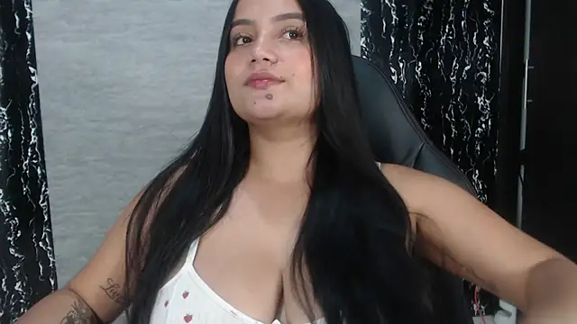 Snapshot of evelin_999_ chatting on March 2, 2025, 4:25 pm evelin 999 online show from March 2, 2025, 4:25 pm