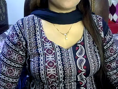 Snapshot of BengaliQueenStar chatting on March 19, 2025, 3:29 pm BengaliQueenStar online show from March 19, 2025, 3:29 pm