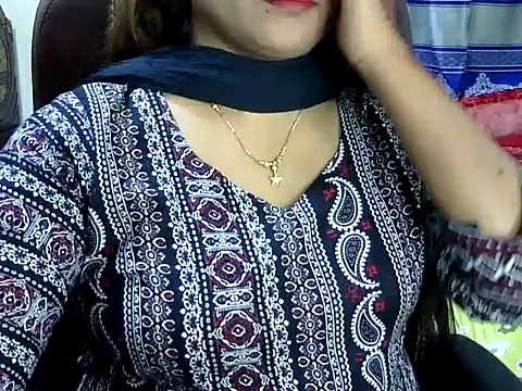Snapshot of BengaliQueenStar chatting on February 24, 2025, 8:36 pm BengaliQueenStar online show from February 24, 2025, 8:36 pm
