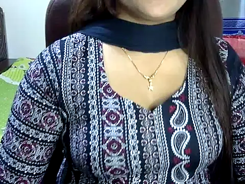 Snapshot of BengaliQueenStar chatting on February 16, 2025, 1:49 pm BengaliQueenStar online show from February 16, 2025, 1:49 pm
