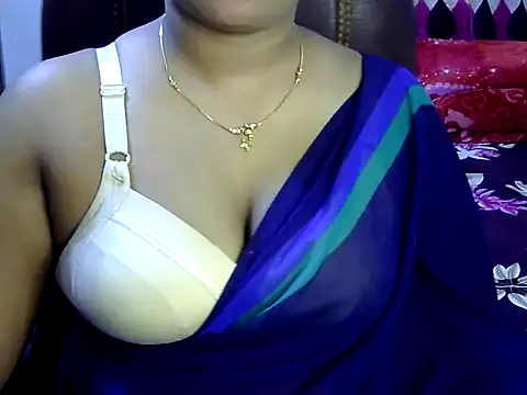 Snapshot of BengaliQueenStar chatting on March 3, 2025, 3:22 pm BengaliQueenStar online show from March 3, 2025, 3:22 pm