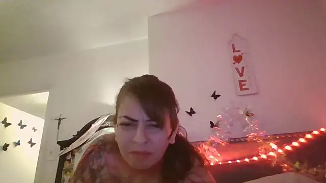 Snapshot of nikkiigees713 chatting on December 6, 2024, 6:22 pm nikkiigees713 online show from December 6, 2024, 6:22 pm