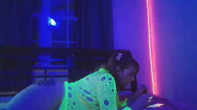 Snapshot of nikkiigees713 chatting on December 22, 2024, 8:38 am nikkiigees713 online show from December 22, 2024, 8:38 am