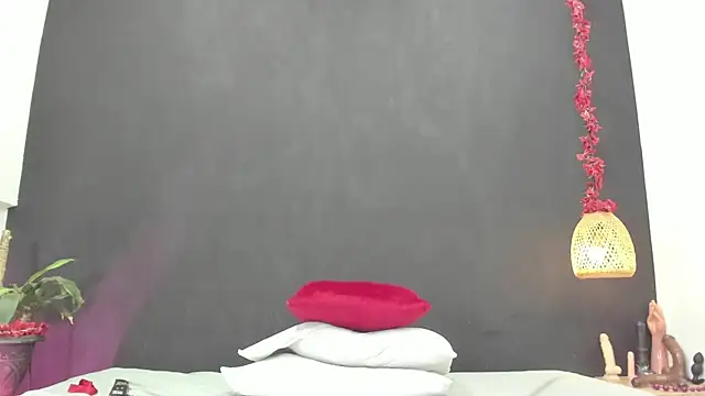 Luna smit08 online show from November 12, 2025, 8:34 pm