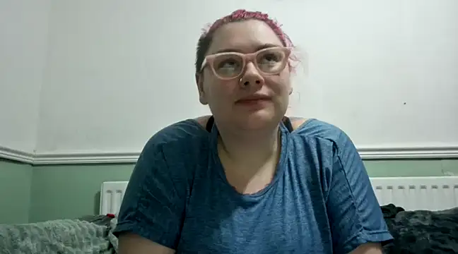 Bustycurves online show from December 1, 2024, 4:34 pm