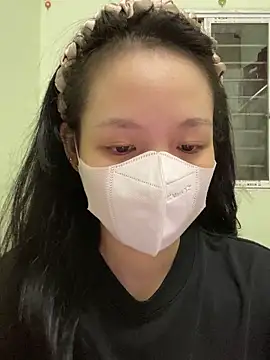 minmin2kk5 online show from October 13, 2025, 1:12 pm