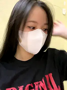 minmin2kk5 online show from September 10, 2025, 3:33 pm