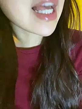 Snapshot of minmin2kk5 chatting on February 14, 2026, 5:02 pm minmin2kk5 online show from February 14, 2026, 5:02 pm