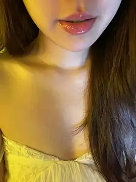 minmin2kk5 online show from May 17, 2026, 6:35 am