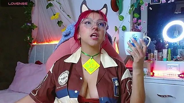 Snapshot of Littlerouse_ chatting on October 24, 2025, 2:43 am Littlerouse online show from October 24, 2025, 2:43 am