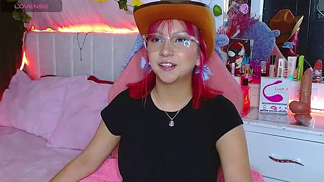 Snapshot of Littlerouse_ chatting on October 10, 2025, 3:40 am Littlerouse online show from October 10, 2025, 3:40 am