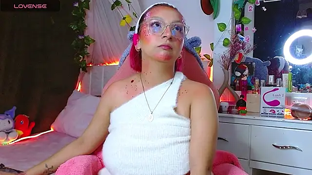 Snapshot of Littlerouse_ chatting on November 1, 2025, 1:12 am Littlerouse online show from November 1, 2025, 1:12 am