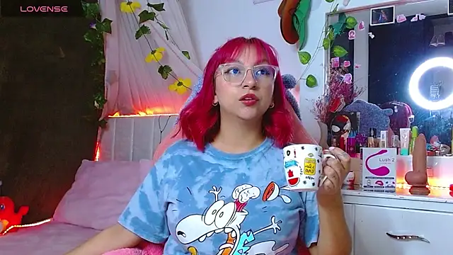 Snapshot of Littlerouse_ chatting on October 22, 2025, 2:55 am Littlerouse online show from October 22, 2025, 2:55 am