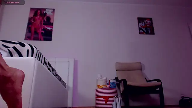 Sonja Stripper Ray online show from November 26, 2025, 9:20 am