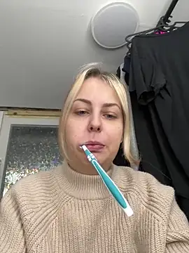 Livewithlucy online show from February 25, 2025, 9:53 am