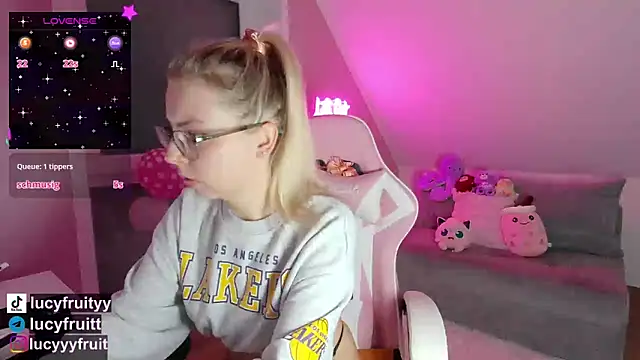 Livewithlucy online show from November 7, 2025, 11:37 am