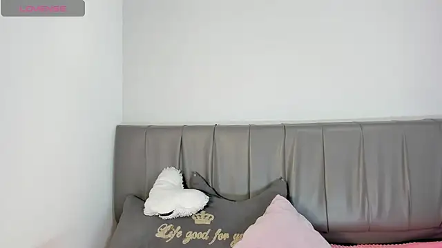 Cherllynn online show from October 9, 2025, 3:12 pm