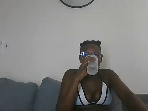 Snapshot of Puliza_wet chatting on October 5, 2025, 1:02 pm Puliza wet online show from October 5, 2025, 1:02 pm