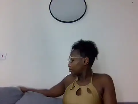 Snapshot of Puliza_wet chatting on October 21, 2025, 7:24 pm Puliza wet online show from October 21, 2025, 7:24 pm