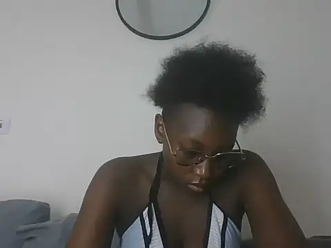 Snapshot of Puliza_wet chatting on October 13, 2025, 4:58 am Puliza wet online show from October 13, 2025, 4:58 am