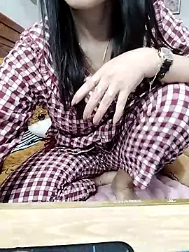 cream1299 online show from March 18, 2025, 7:33 am