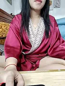 cream1299 online show from March 18, 2025, 1:23 pm