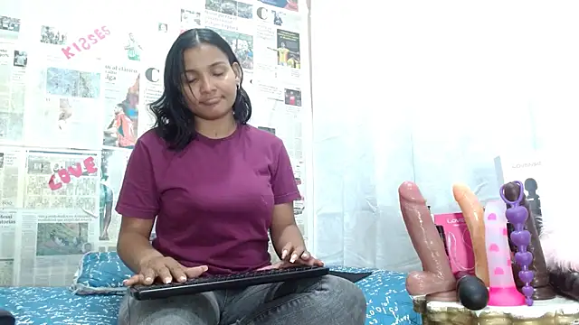 camilavagina24 online show from February 9, 2026, 6:50 pm