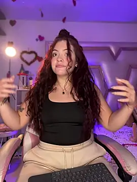 Chloee Evans1 online show from February 26, 2025, 1:25 am