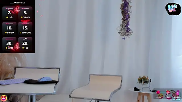 Snapshot of Helena-Fits chatting on October 12, 2025, 7:37 pm Helena-Fits online show from October 12, 2025, 7:37 pm