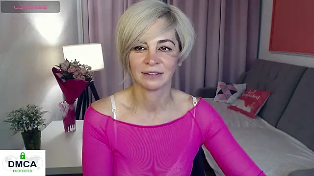 Blonde lola444 online show from June 5, 2026, 5:40 pm