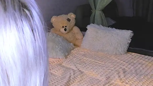 Snapshot of Sweeet_Barbie chatting on October 14, 2025, 3:34 pm Sweeet Barbie online show from October 14, 2025, 3:34 pm